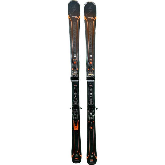 Sci Blizzard Quattro 7.7 visti di lato, con attacchi e design accattivante.
