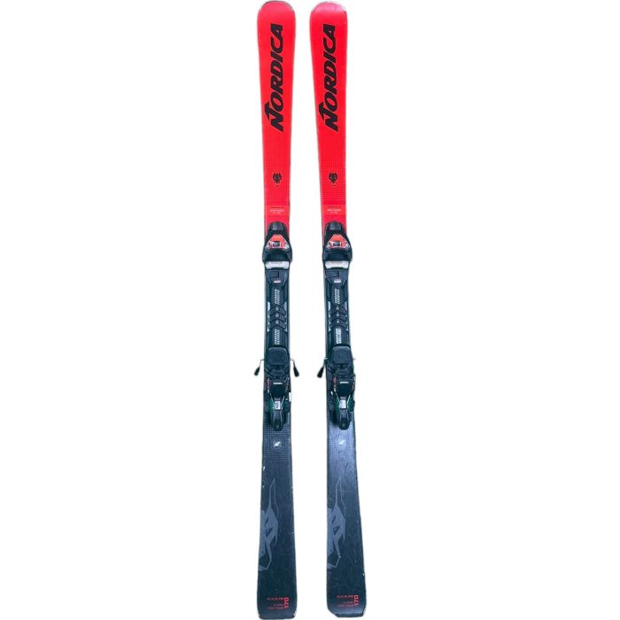 Sci Nordica Dobermann Spitfire 70 Ti, vista laterale con attacchi montati.