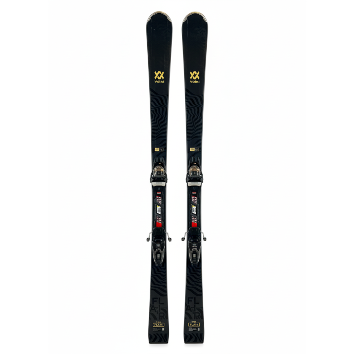 Sci Völkl Flair Viola 2024, vista frontale con attacchi montati.